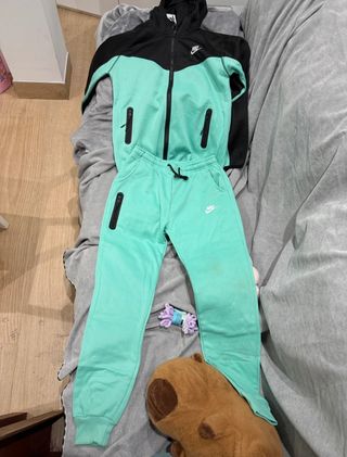 Nike tech Verde Menta