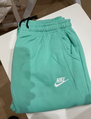 Nike tech Verde Menta