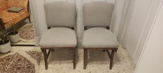2 Sillas antiguas de madera y tela