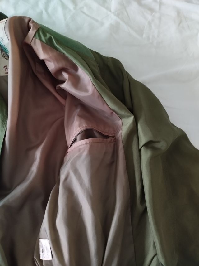 Cazadora seda verde oliva