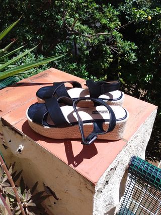 Sandalias plataforma Primark negras