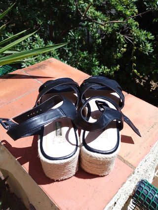 Sandalias plataforma Primark negras