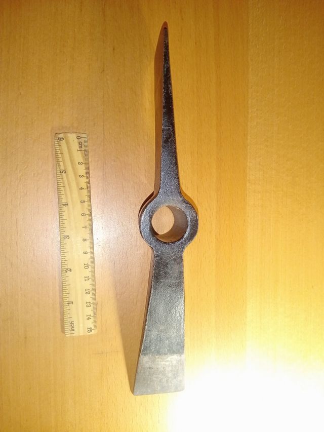 Piqueta Alcotana antigua construcción