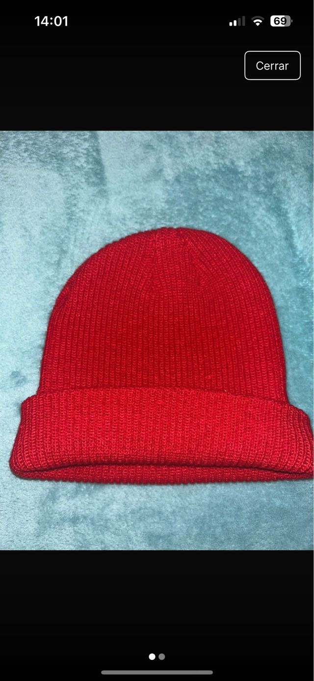 Gorro rojo corto