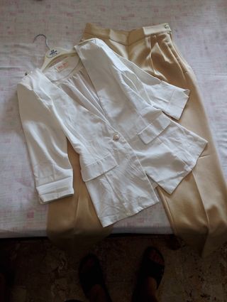 Completo elegante donna: pantaloni beige & top+gon