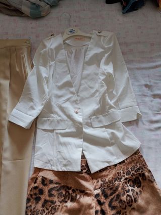 Completo elegante donna: pantaloni beige & top+gon