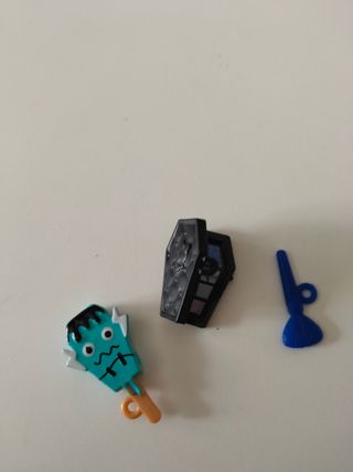 Muñeca Monster High y ataúd