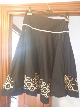 Falda negra bordada - Talla S