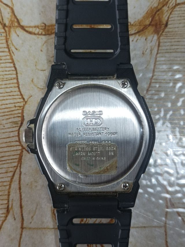 Orologio Casio HD MW-600 - Resistente all'acqua