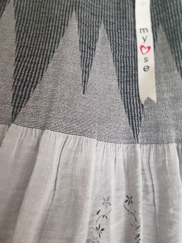 Falda negra estampada floral