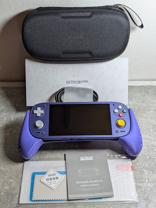 Retroid Pocket 5 con case, grip e micro SD per 320 EUR di