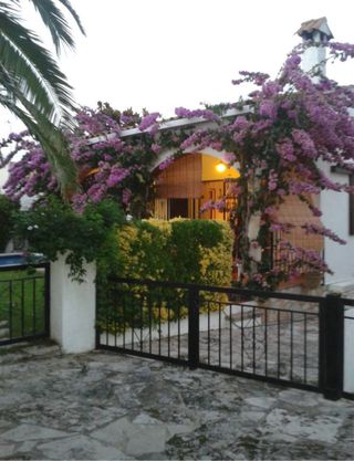 Se alquila casa en l Escala por semanas en  julio