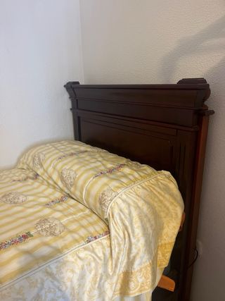 Conjunto de muebles de dormitorio en madera caoba