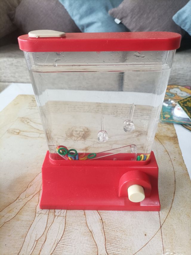 Giocattoli antichi: maratona e pesca