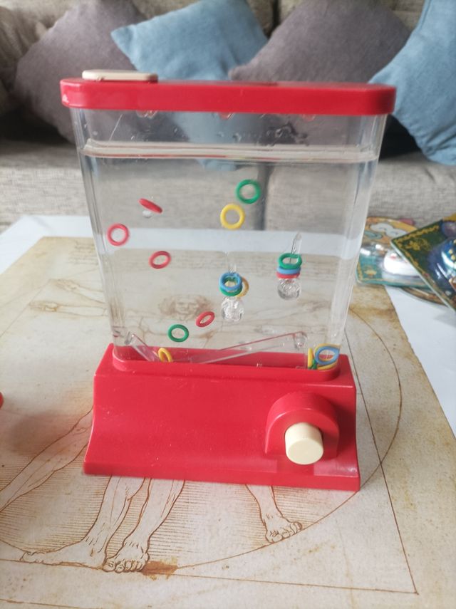 Giocattoli antichi: maratona e pesca