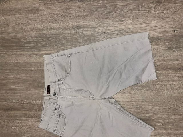 Shorts Pepe Jeans gris/beige
Talla única “{S/M}”