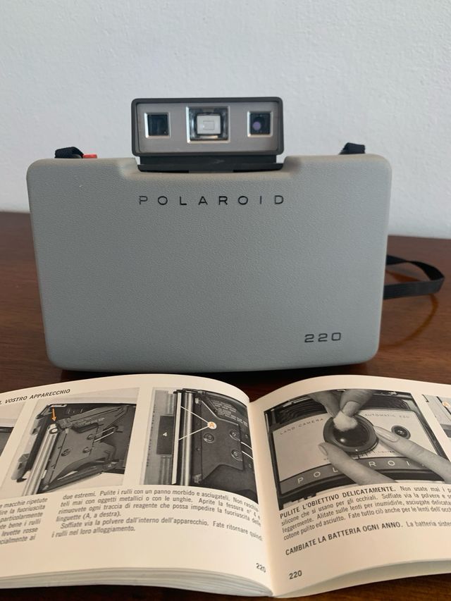 Macchina fotografica Polaroid Land Automatic 220