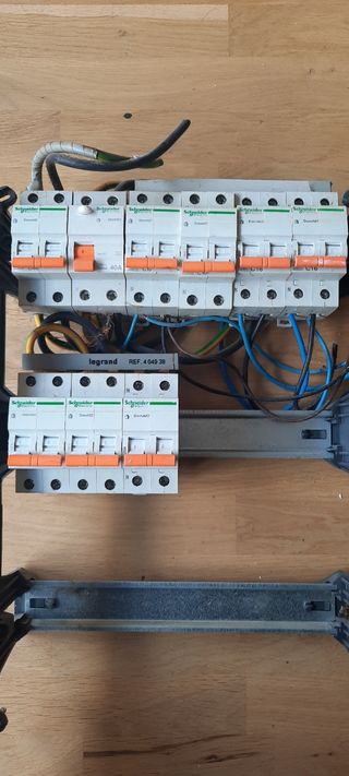 29 Interruptores y automaticos