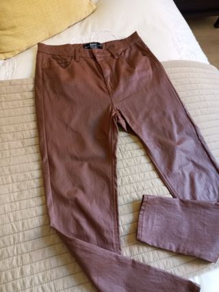 Pantalones Stradivarius Marrón - Talla 40