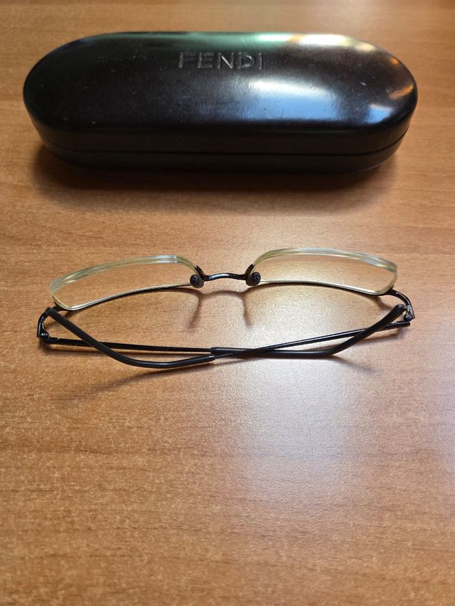 Occhiali da vista Fendi neri, con custodia