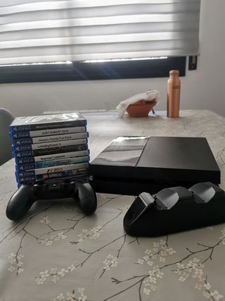 PS4 (PlayStation 4) Negra - 6 Juegos de Segunda mano por 160 EUR
