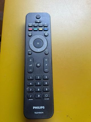 TV Philips 15" - Rojo y Negro