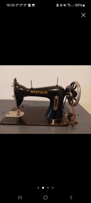 Máquina de coser antigua 