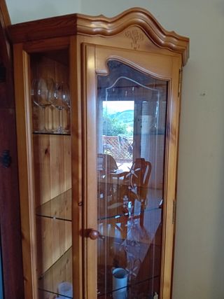 Vitrina de madera con cristal - Mueble expositor