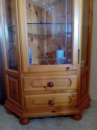Vitrina de madera con cristal - Mueble expositor