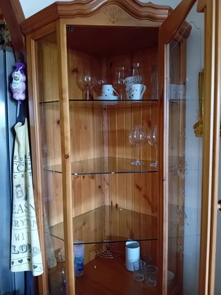Vitrina de madera con cristal - Mueble expositor