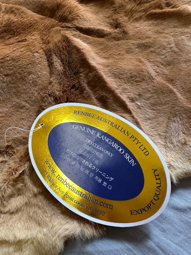 Alfombra piel canguro marrón