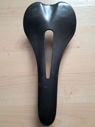 Sillin SELLE Italia de fibra de Carbono. 