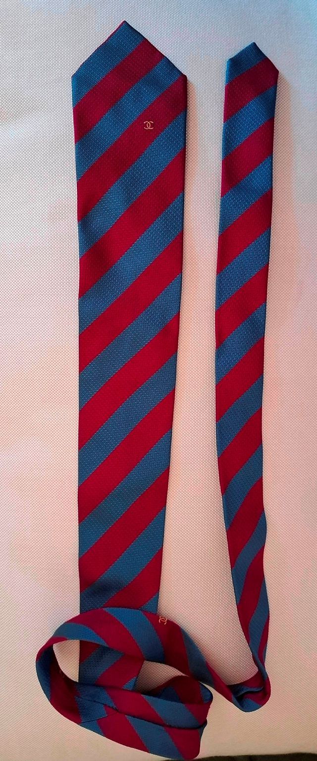 Chanel cravatta a righe larghe amaranto e violetto