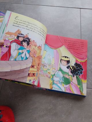 Cuentos de Andersen, Grimm y Perrault Vol. 1 (S...