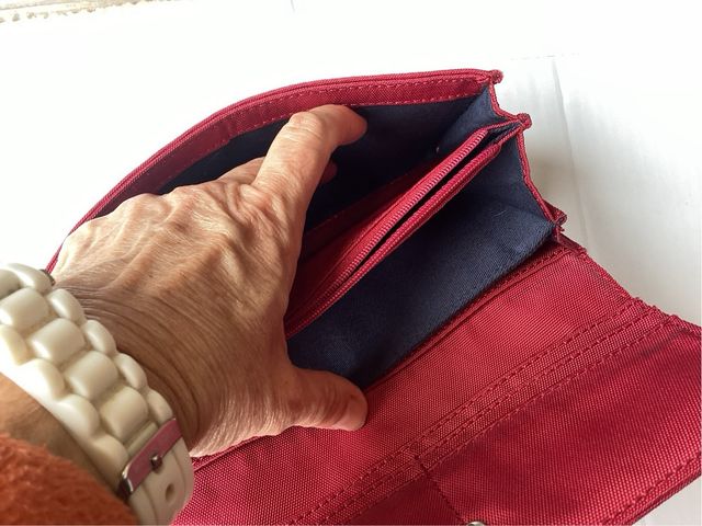 Cartera/ monedero Tommy Hilfiger. Roja.