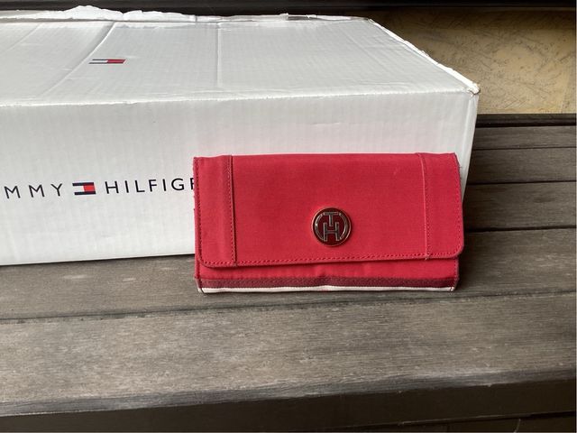 Cartera/ monedero Tommy Hilfiger. Roja.
