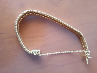 Pulsera dorada antigua