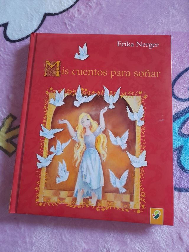 Libro con muchos cuentos
