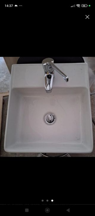 Lavabo + grifo+ latiguillos. Nuevos sin estrenar 