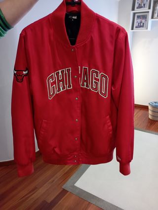 Cazadora Chicago Bulls roja talla 20, retro