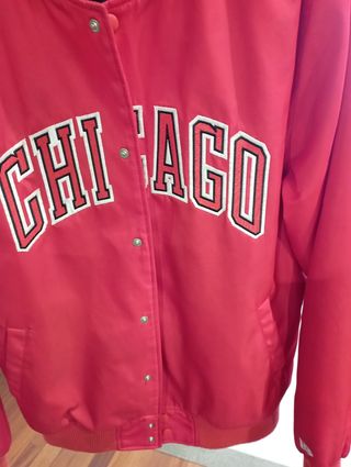 Cazadora Chicago Bulls roja talla 20, retro