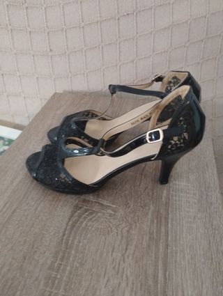 Zapatos negros fiesta tacón