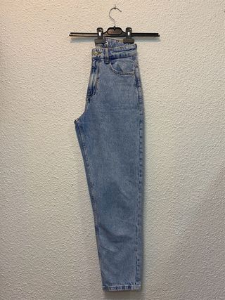 Jeans Slim Mom Leg Tiro Alto Zara