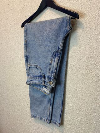 Jeans Slim Mom Leg Tiro Alto Zara