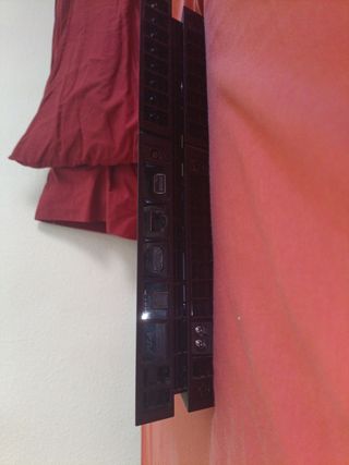 PS4 (PlayStation 4) negra