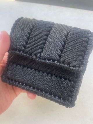 Borsellino nero su rete canvas