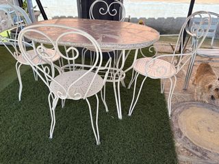 Mesa de piedra y marmol