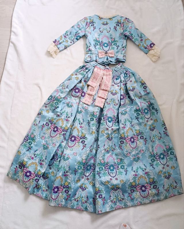 Traje de fallera niña de 6 a 10 años.
