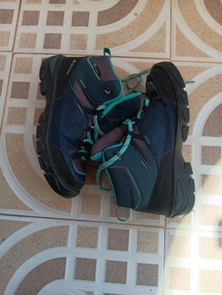 Bota trekking Quechua Decathlon