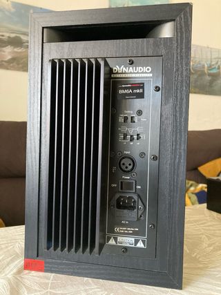 Monitores altavoces Dynaudio bm6a